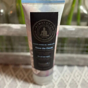 Tweakd by Nature Above The Clouds Cleansing Hair Treatment. 3 fl oz. Sunpati Oil